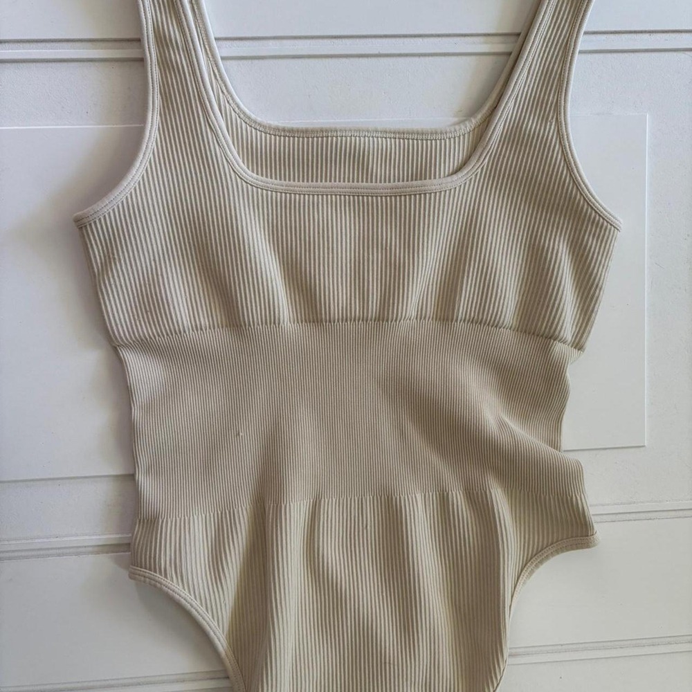Neutral Ribbed Seamless Medium‎ Bodysuit Top | Capsule Wardrobe Essential Beige - Picture 2 of 5